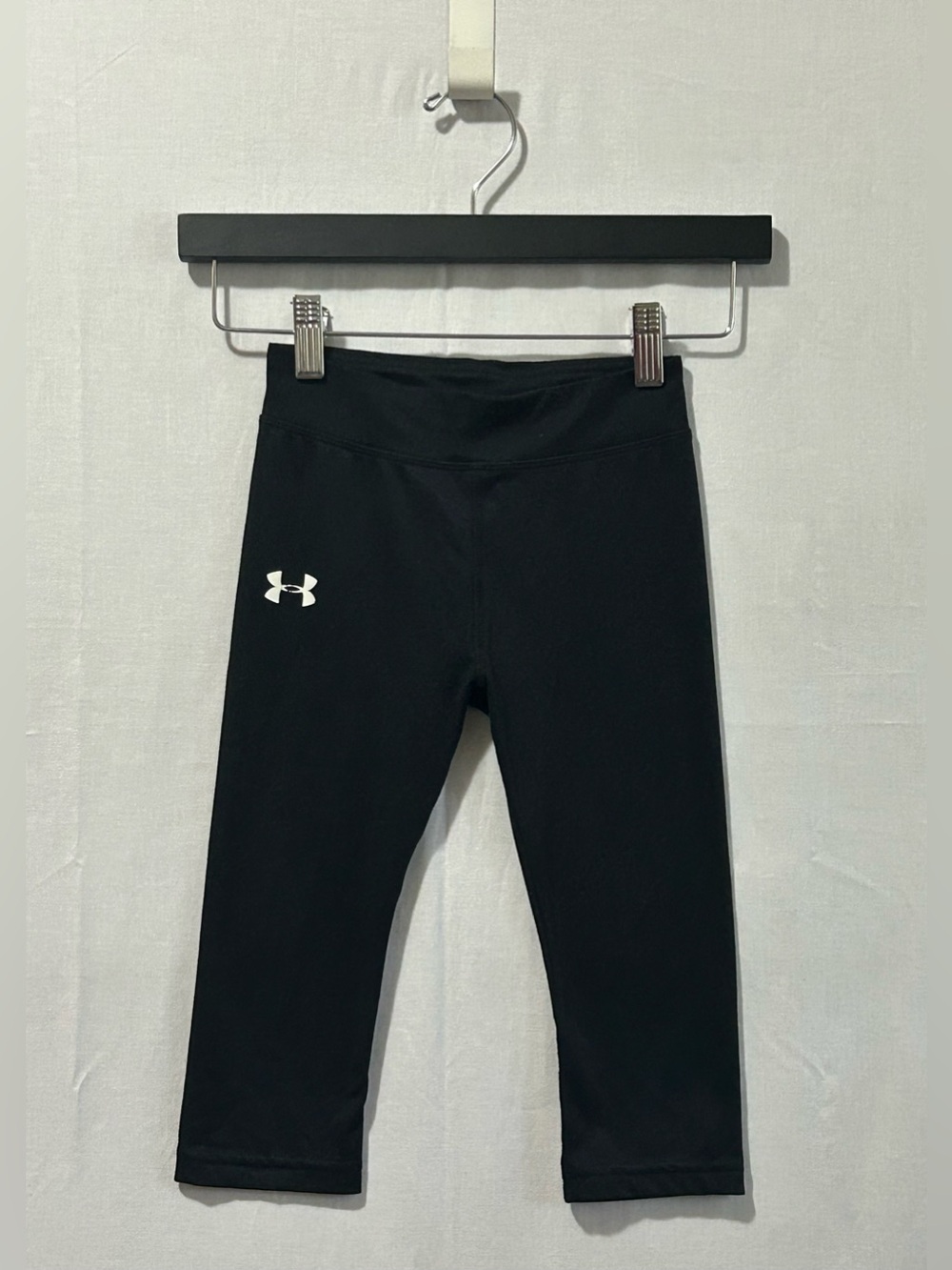 Under Armour - Girls Black Capri Leggings with White Logo